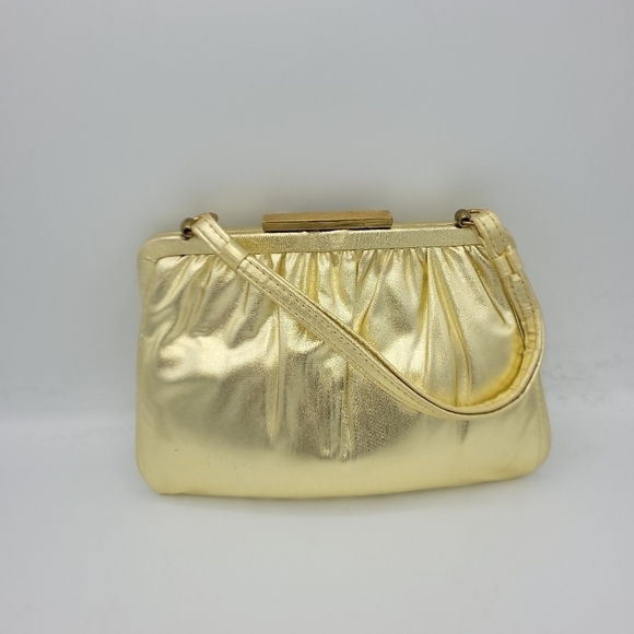 Vintage Andé Gold Clutch With Rhinestone Details Clasp. - Picture 5 of 16